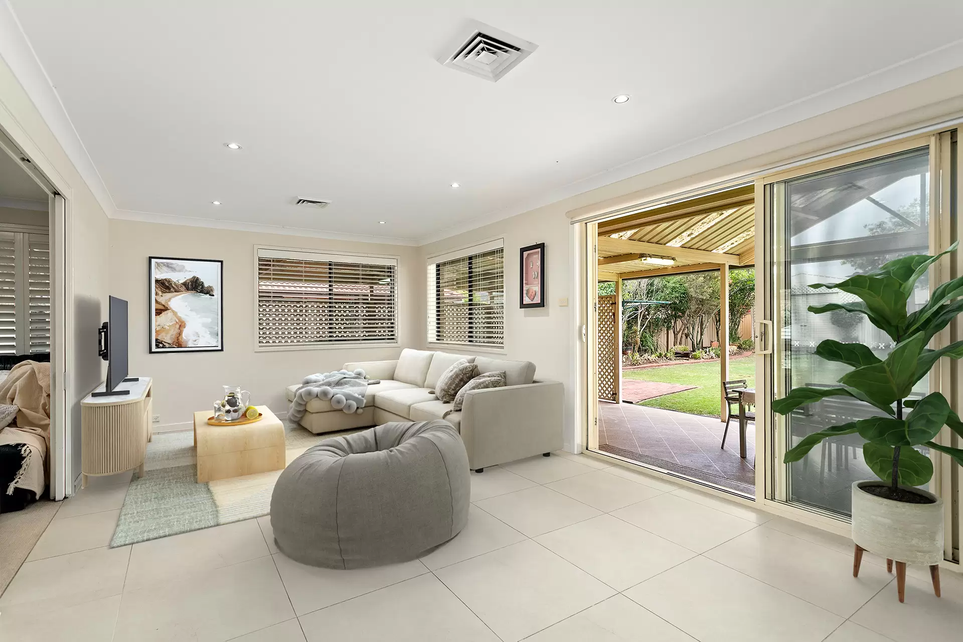 22 Collaery Road, Russell Vale Sold by Laurence Morgan Real Estate - image 5