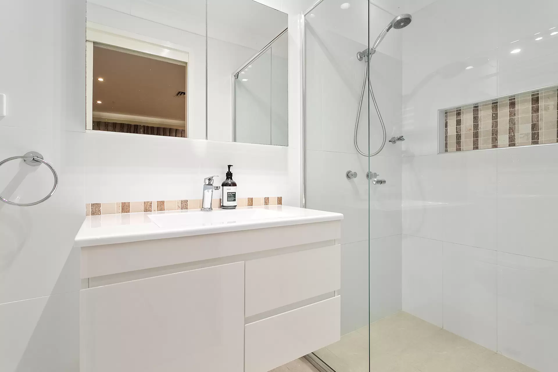 22 Collaery Road, Russell Vale Sold by Laurence Morgan Real Estate - image 6