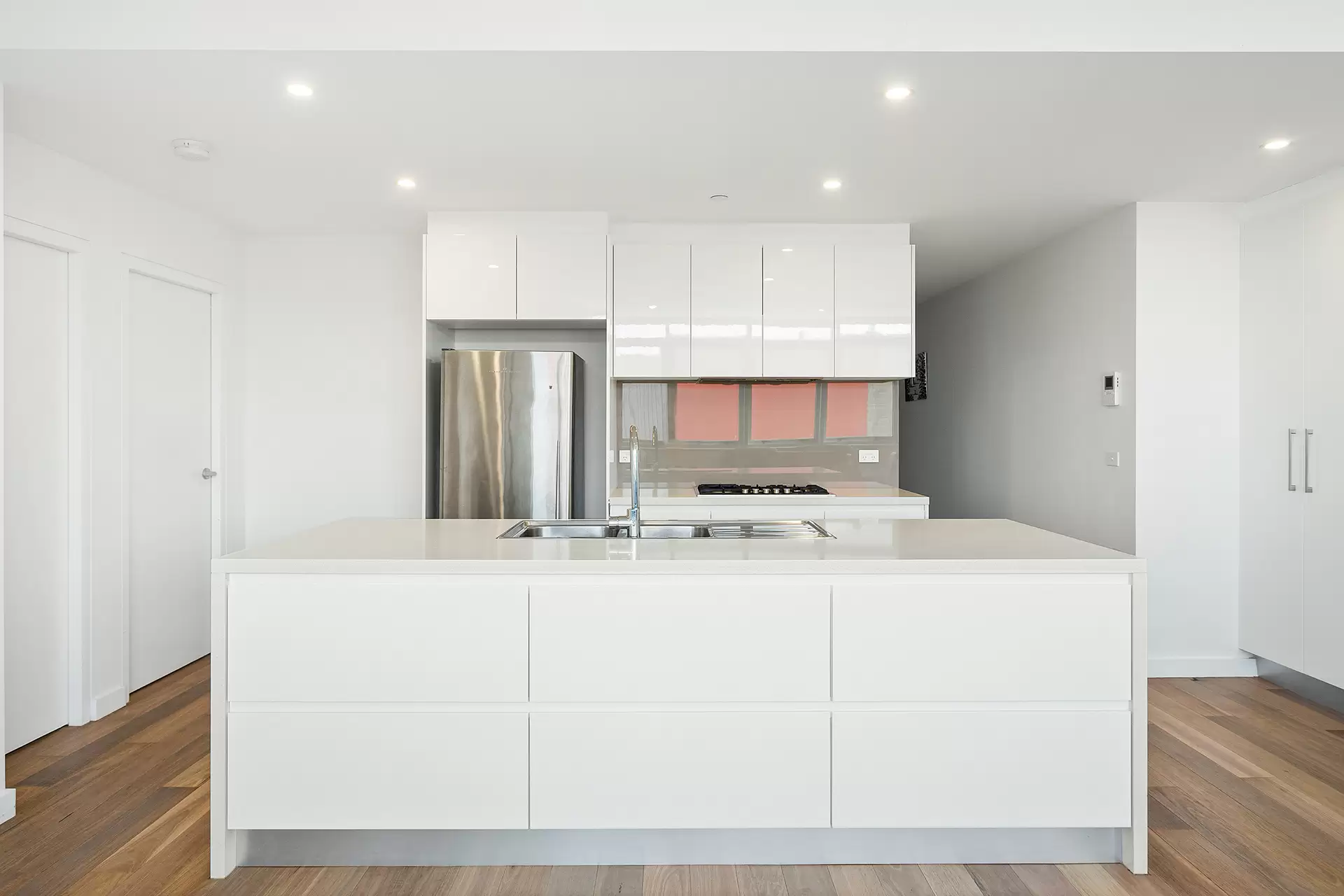 605/10 Regent Street, Wollongong Sold by Laurence Morgan Real Estate - image 3