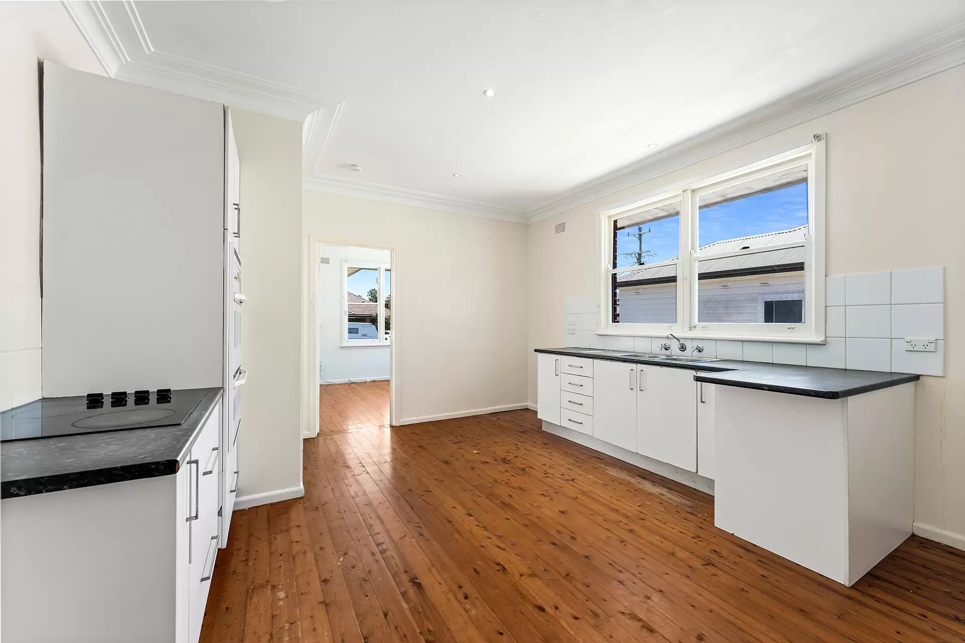 49 Collaery Road, Russell Vale Sold by Laurence Morgan Real Estate - image 3