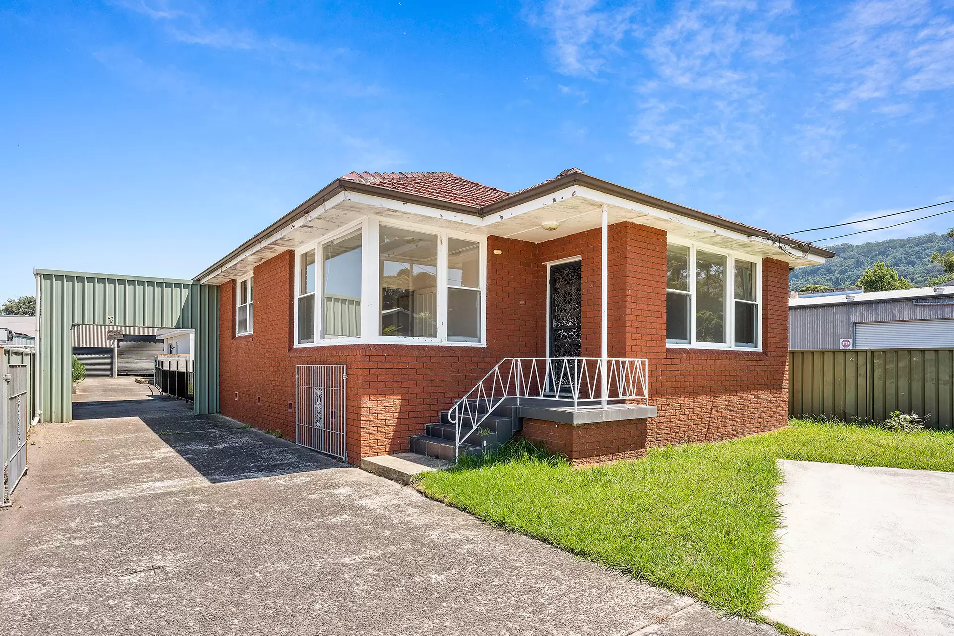 49 Collaery Road, Russell Vale Sold by Laurence Morgan Real Estate - image 1