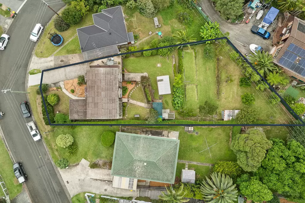 14 Sandhurst Street, Bulli For Sale by Laurence Morgan Real Estate