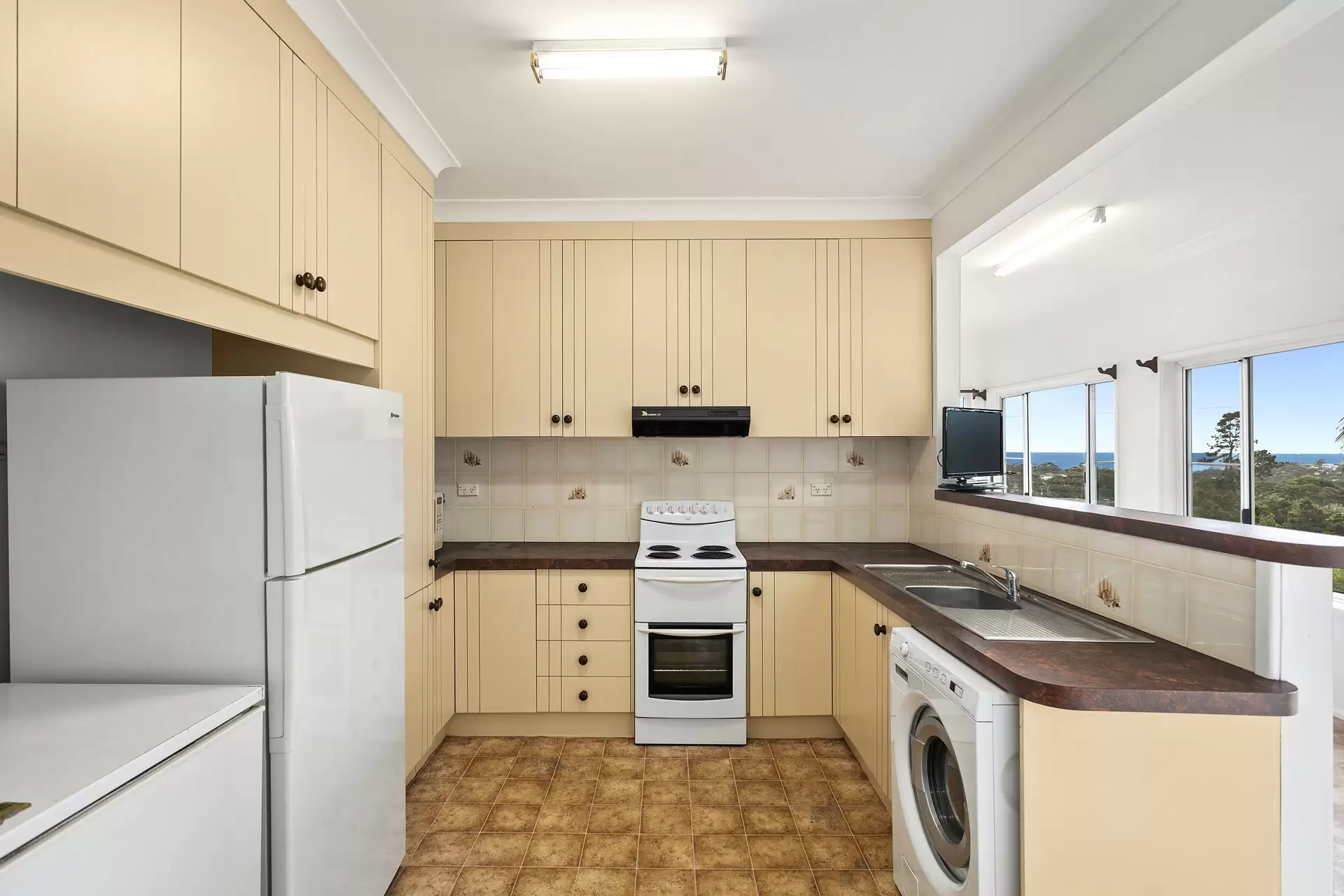 14 Sandhurst Street, Bulli For Sale by Laurence Morgan Real Estate - image 11