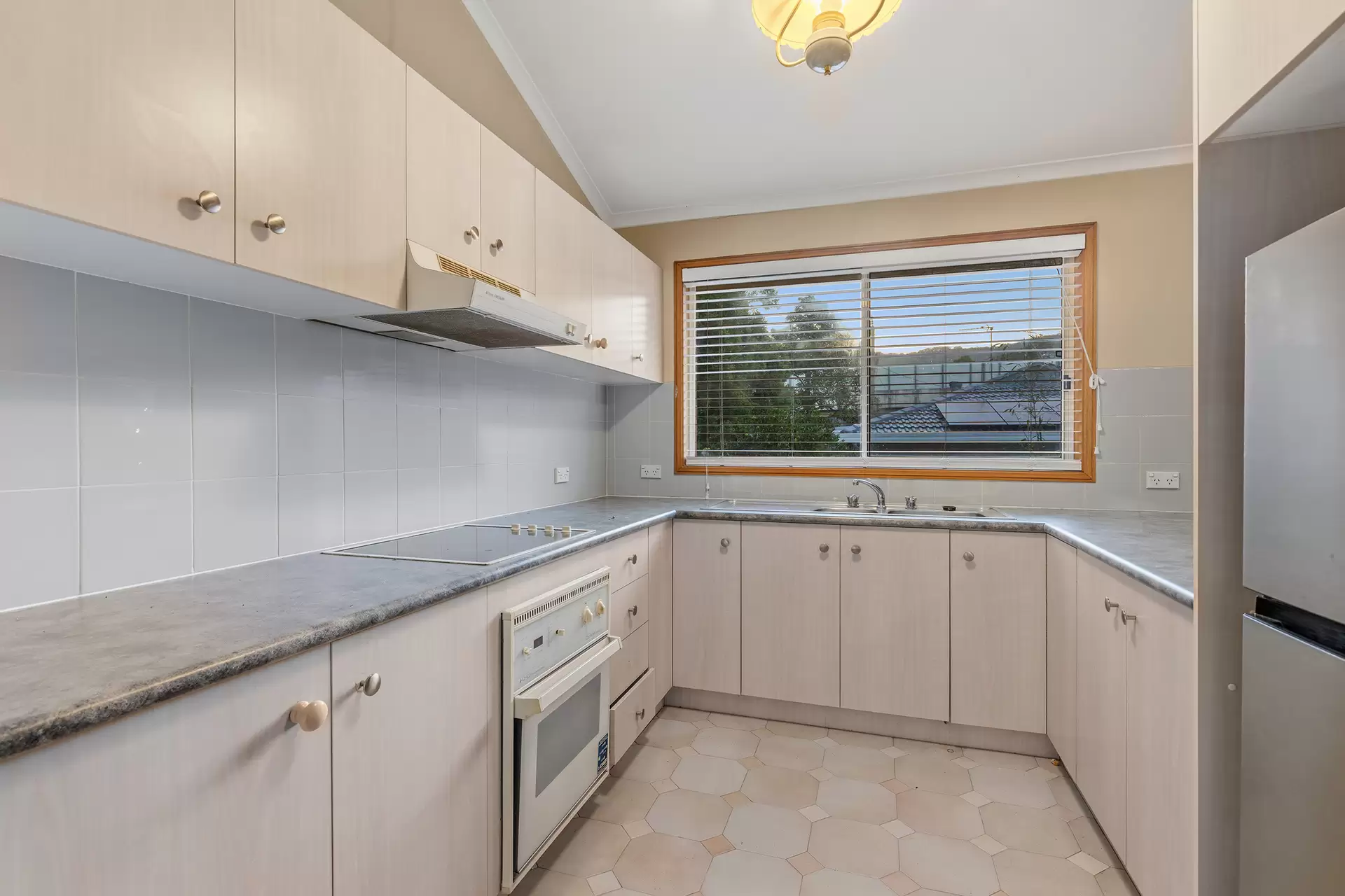 6/65 Campbell Street, Woonona Sold by Laurence Morgan Real Estate - image 6