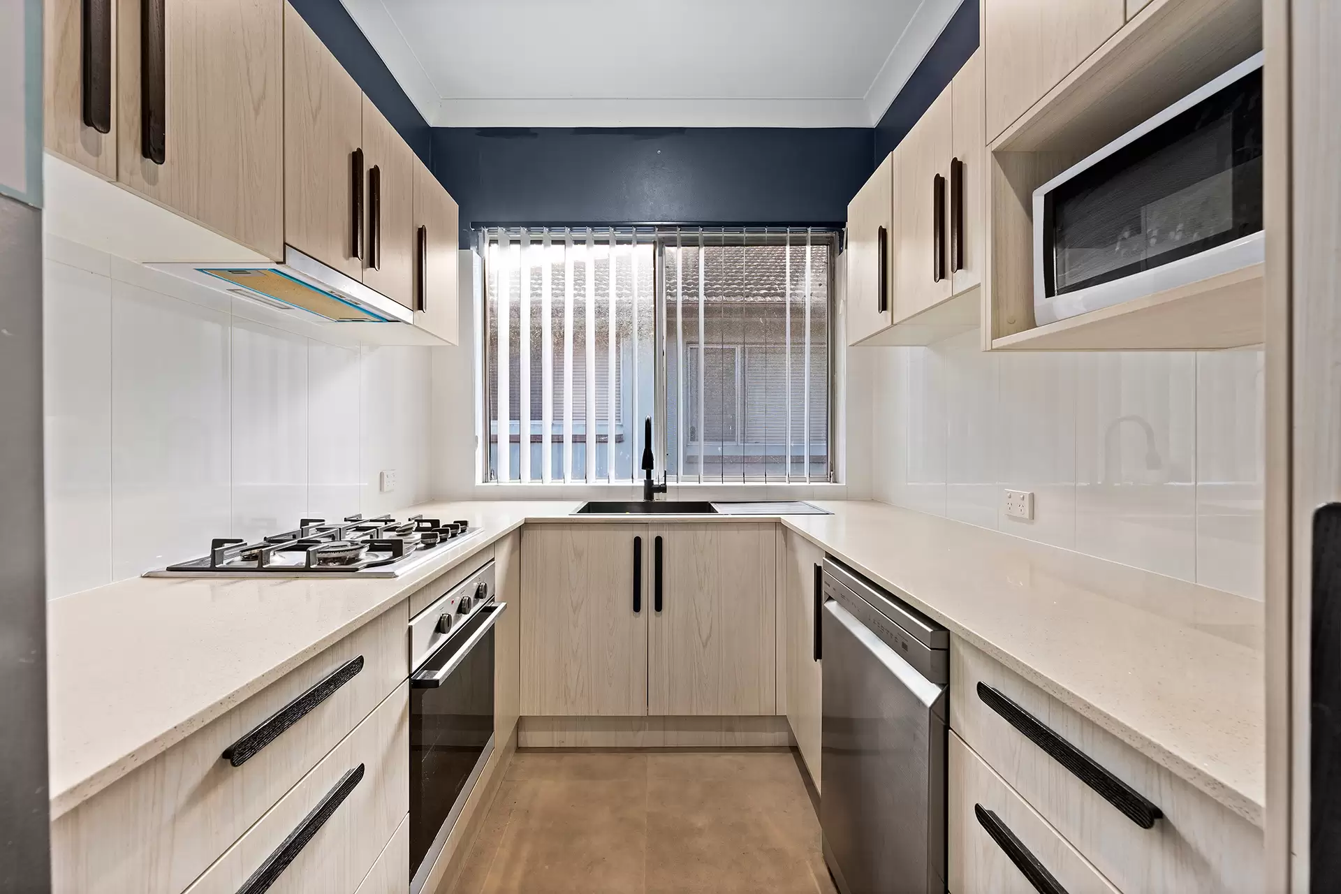 2/31 Thames Street, West Wollongong Sold by Laurence Morgan Real Estate - image 2