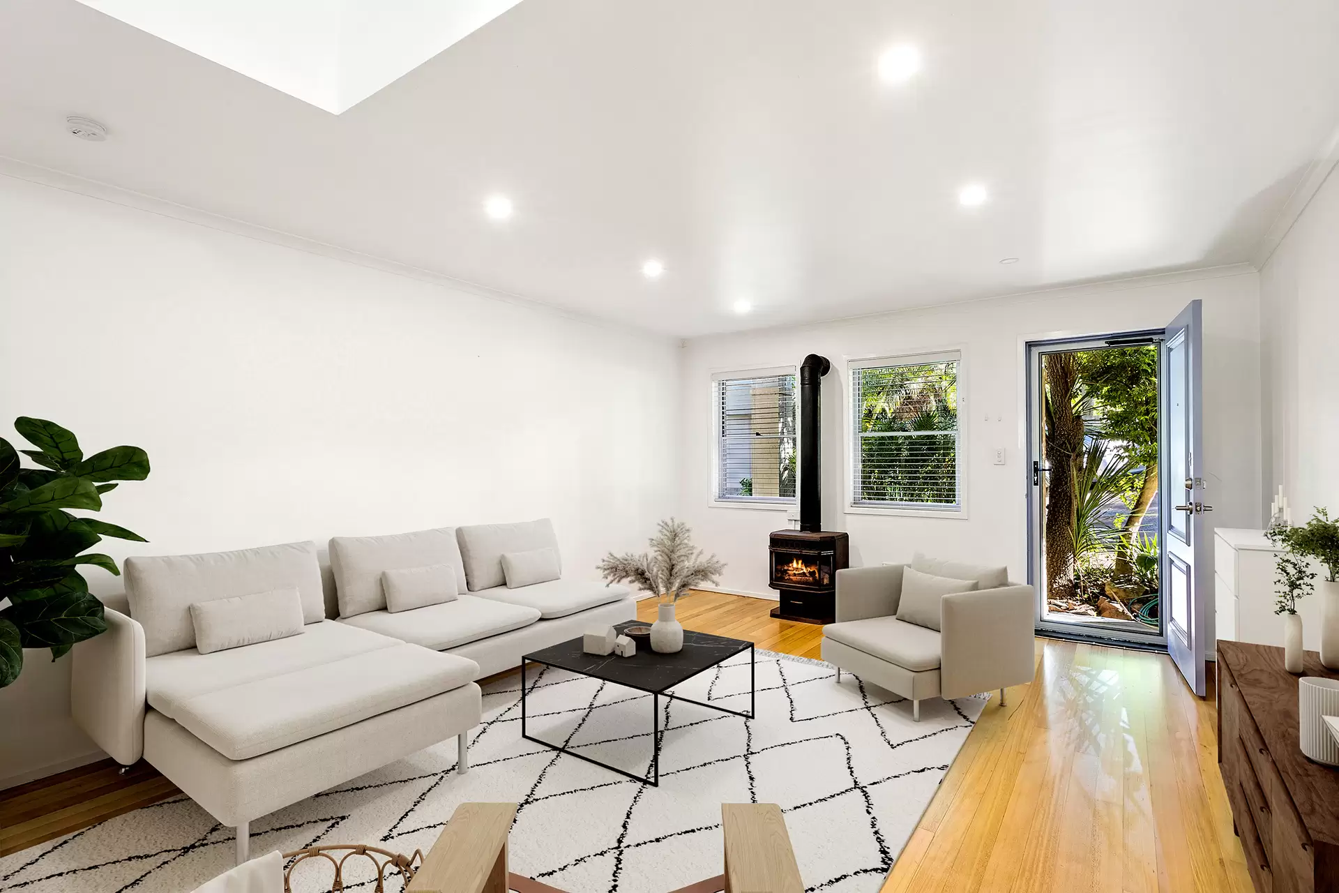 4/24 Cochrane Road, Thirroul Sold by Laurence Morgan Real Estate - image 5