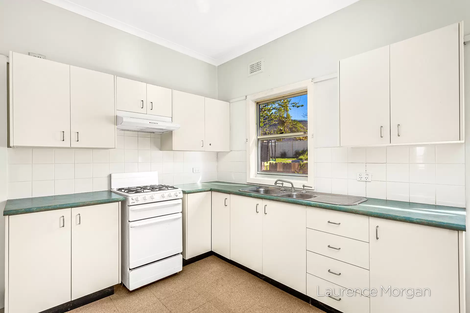 8 Angus Street, Fernhill Sold by Laurence Morgan Real Estate - image 2