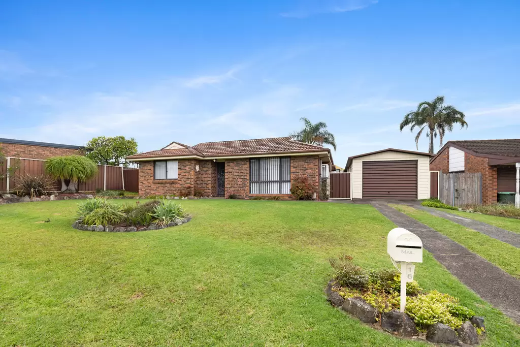 16 Jilba Place, Oak Flats Sold by Laurence Morgan Real Estate