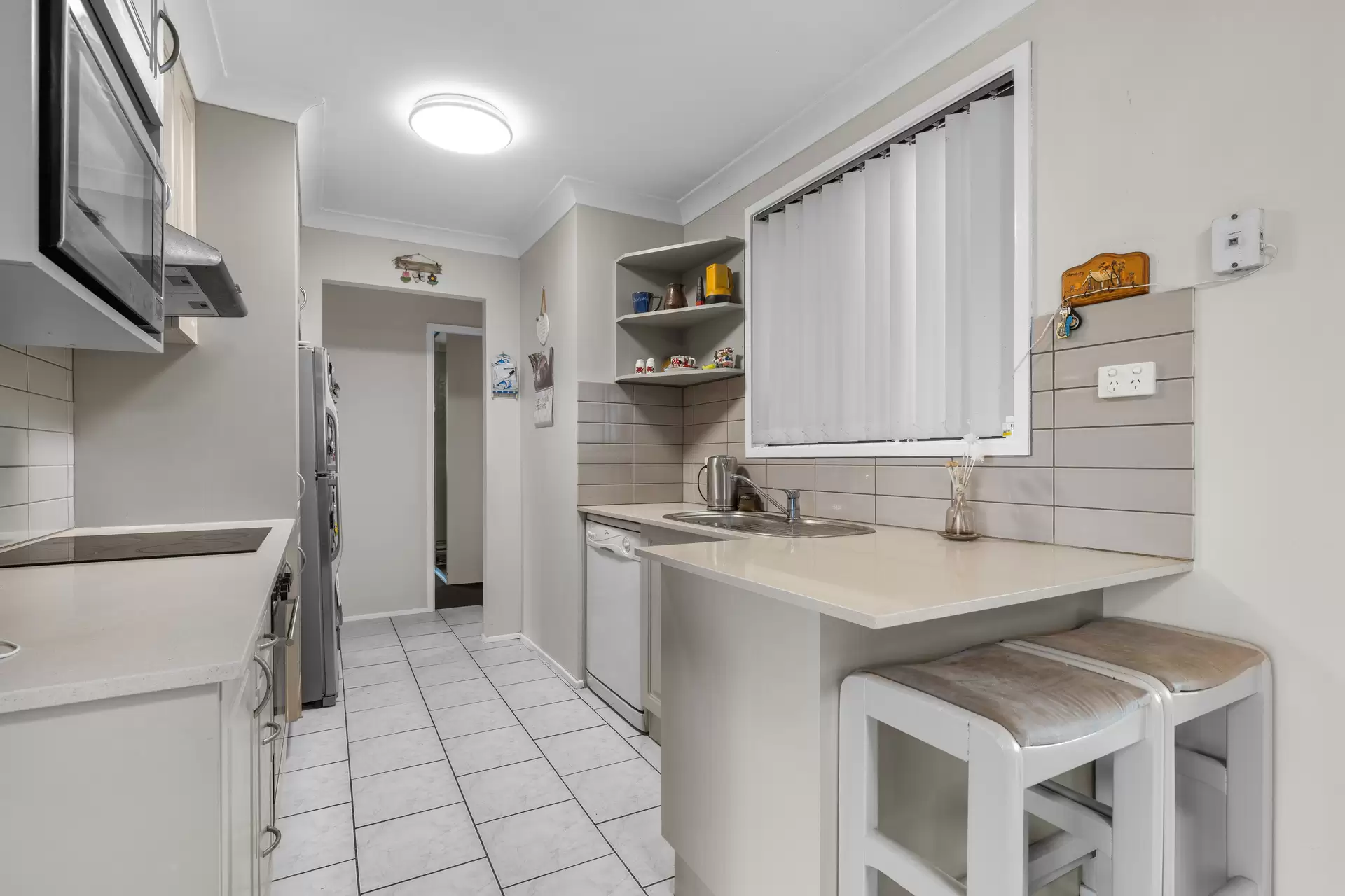 16 Jilba Place, Oak Flats Sold by Laurence Morgan Real Estate - image 3