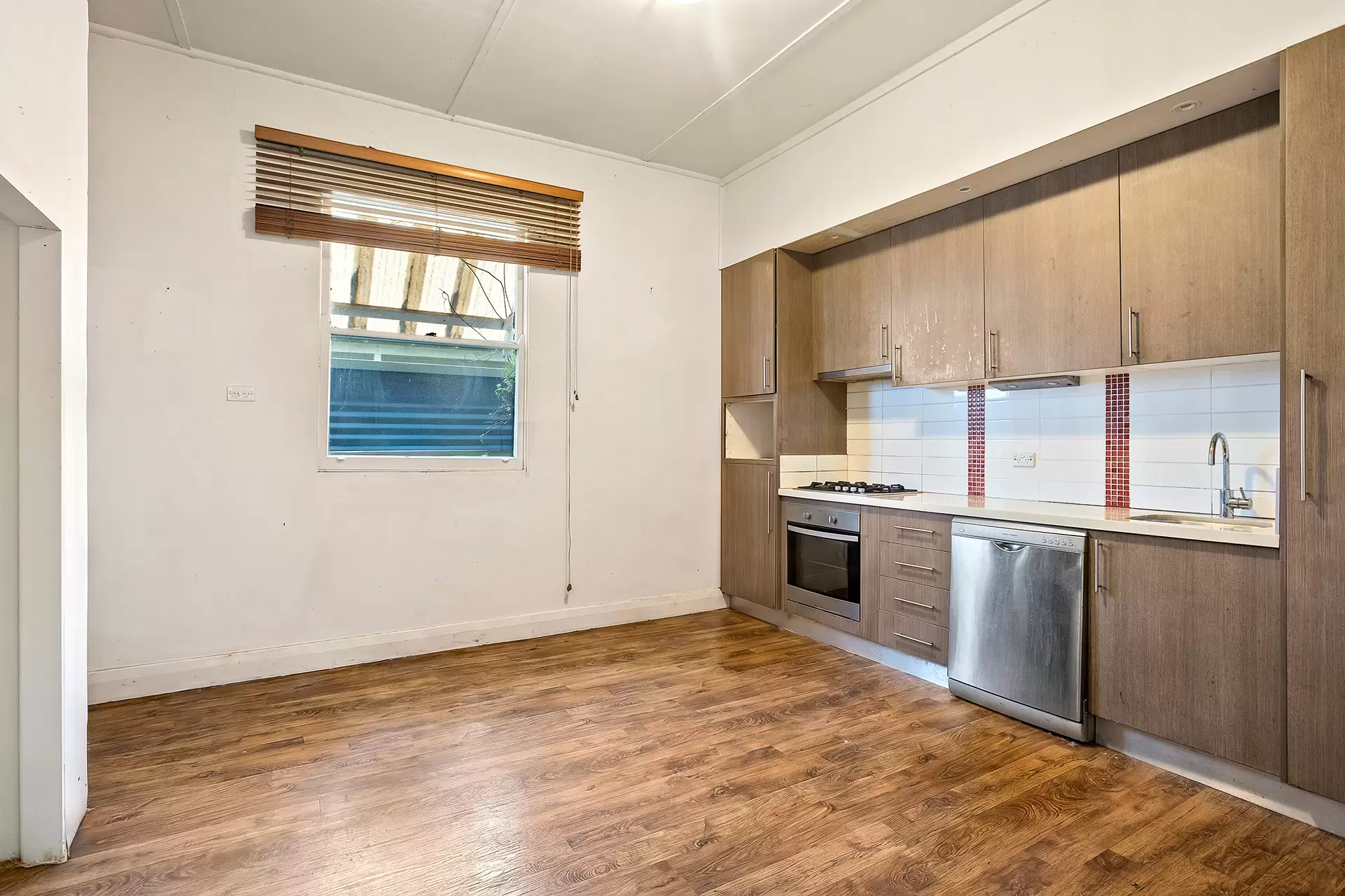 12 Railway Street, Bulli For Sale by Laurence Morgan Real Estate - image 11