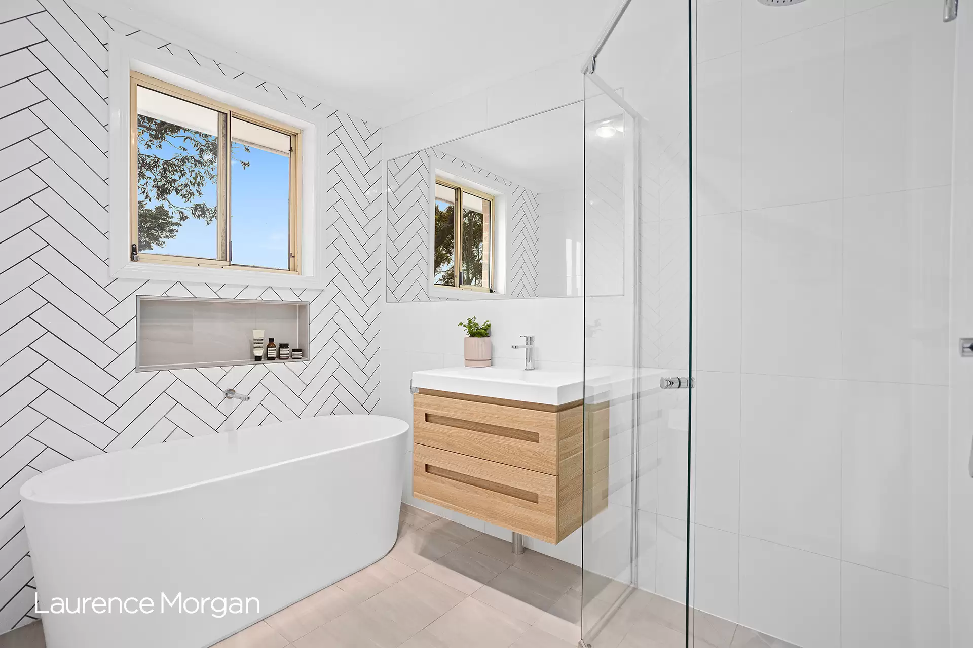 1/41-43 Robertson Street, Coniston Sold by Laurence Morgan Real Estate - image 2
